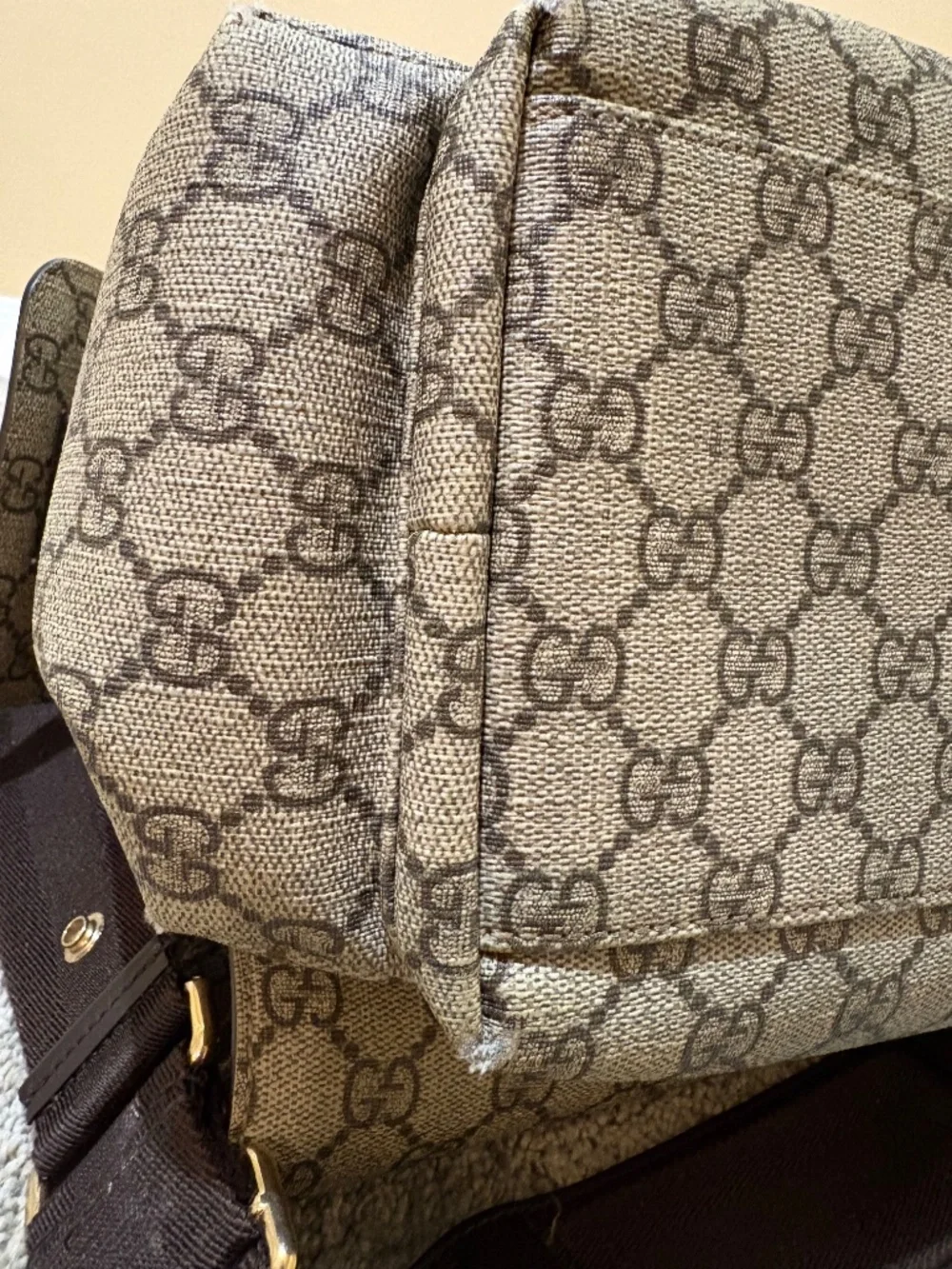 Gucci Supreme Baby bag Authentic